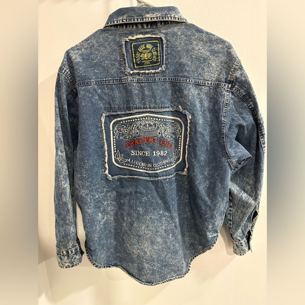 Vintage Traffic Men’s Blue Acid Washed Denim  Button Down Shirt With Patches